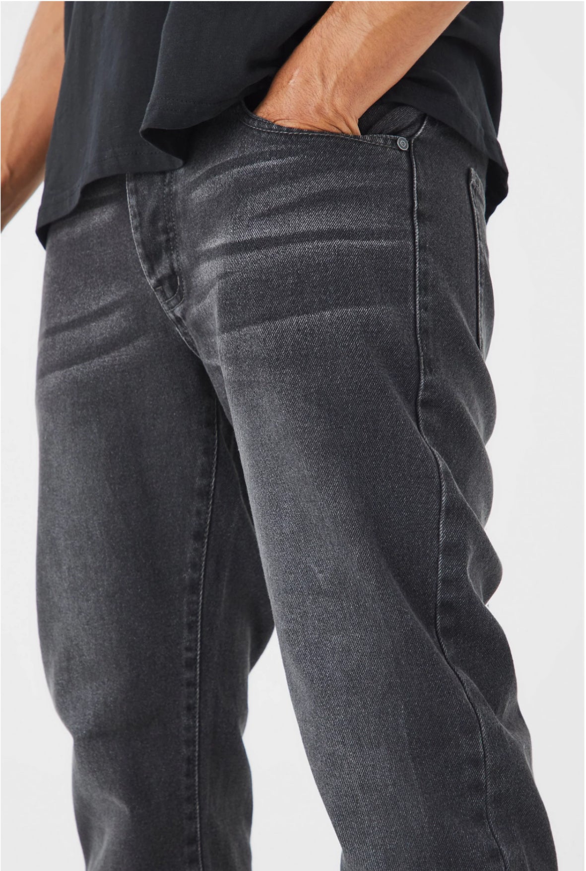 STRAIGHT-LEG JEANS