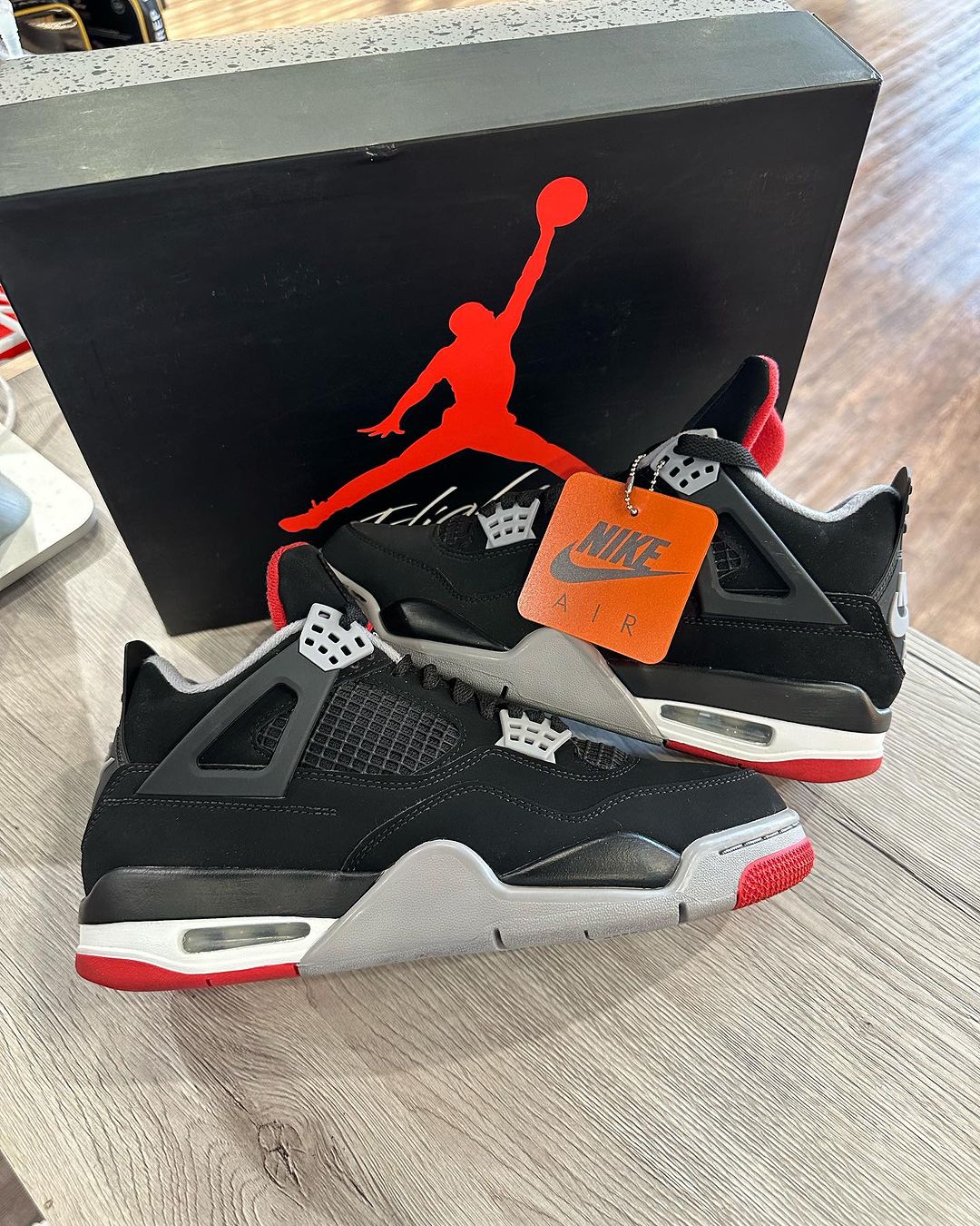 Jordan 4 Bred (2019)