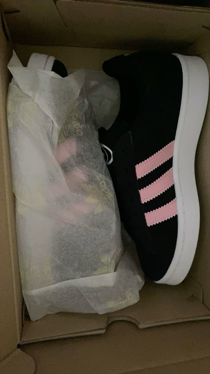 Adidas Campus Black & Pink