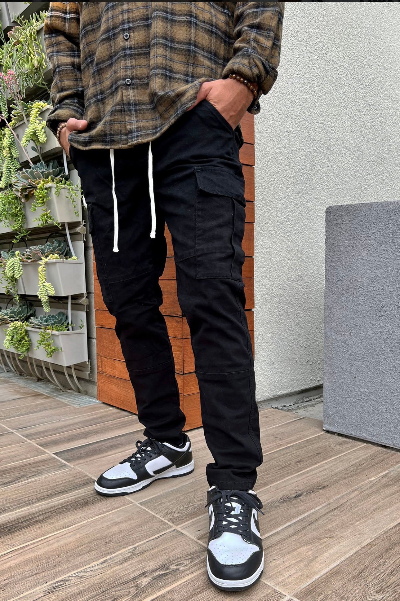 Black slim cargo jeans